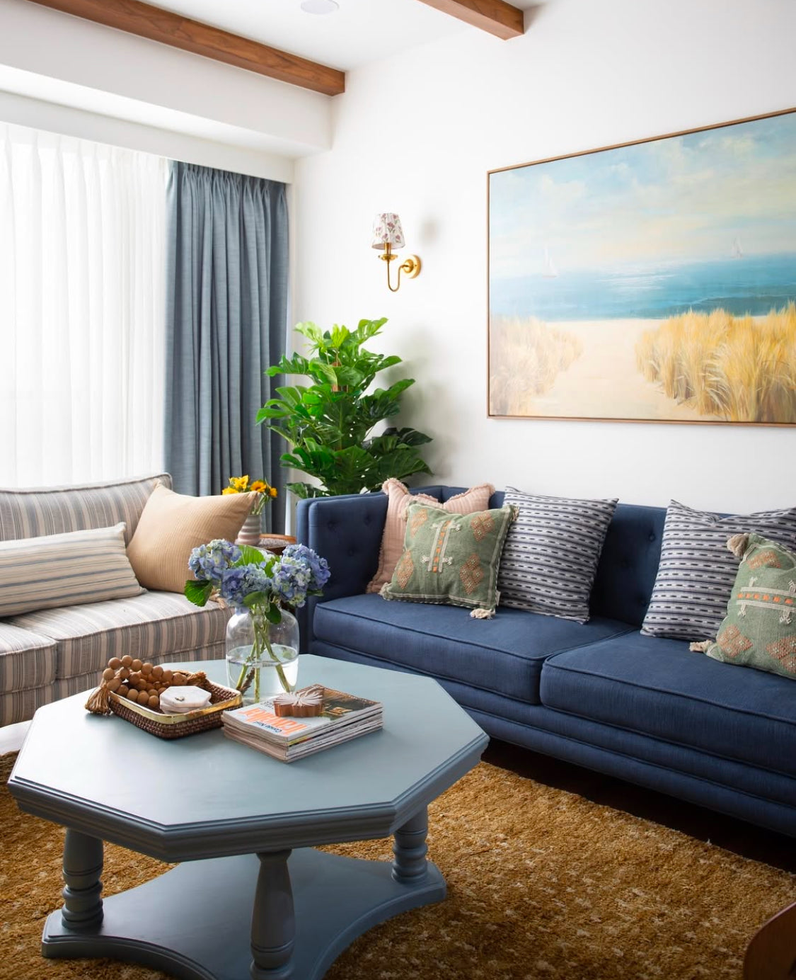 Living Room: Pleasant Patterns